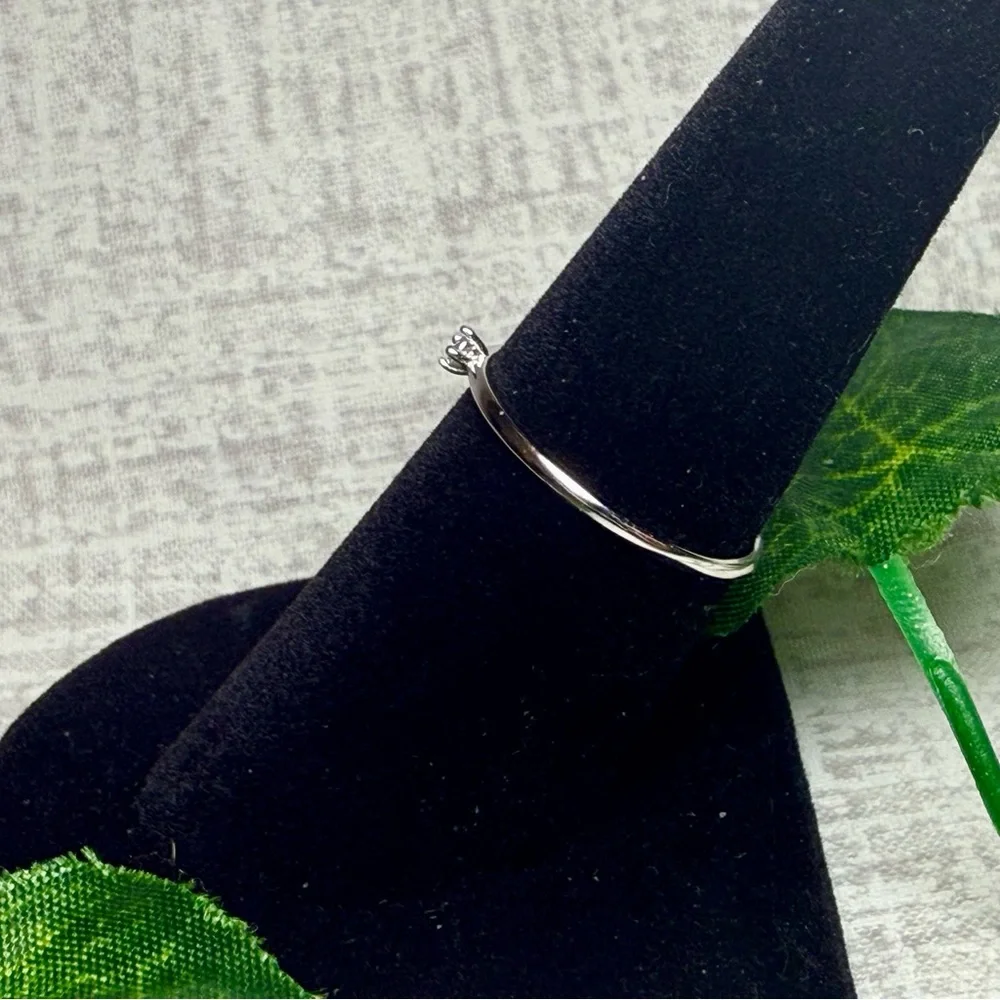New Sterling Silver & Moissanite Twinkle Solitaire Ring, Size 7 💍 - Picture 3 of 5